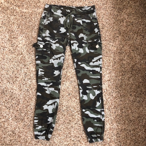 juniors camo pants